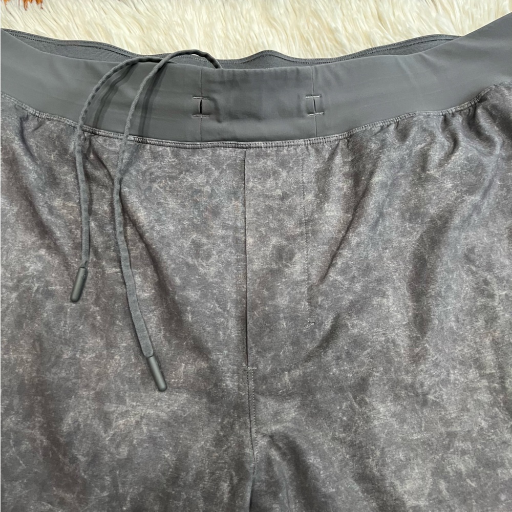 Lululemon Athletica men Lululemon T.H.E. Short 9" *Linerless - Picture 9 of 10